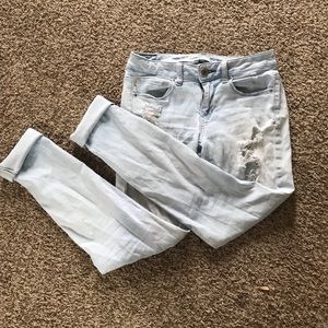 American Eagle light wash skinny jean